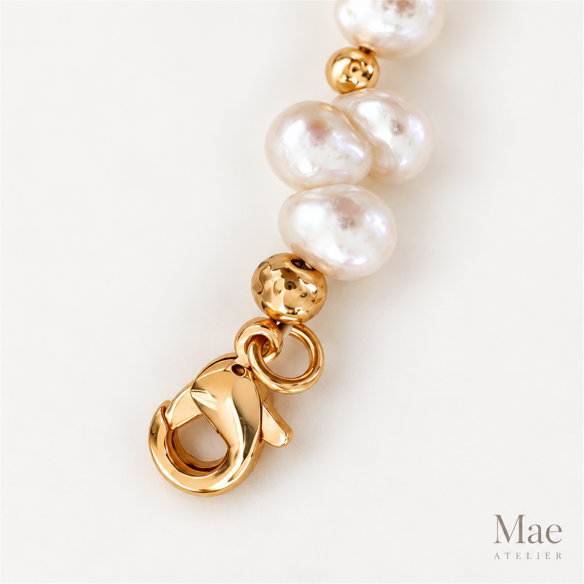 Dainty Freshwater Pearl Bracelet, 18K Gold Beaded, Akoya Style, Bridal Wedding Gift — hardware detail