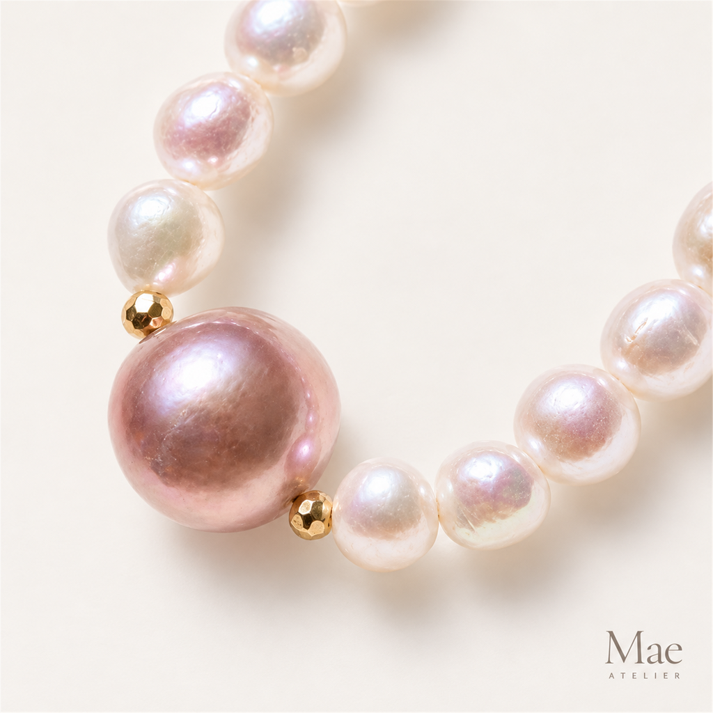 Freshwater Pearl Bracelet, Pink Purple Focal, Metallic Luster, 18K Gold Clasp — pearl detail
