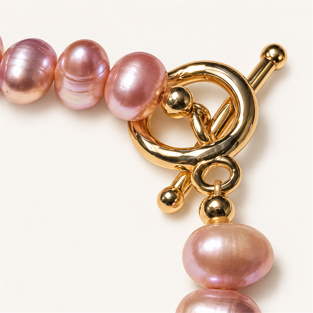 Natural Lavender Freshwater Pearl Bracelet, Metallic Luster, 18K Gold Plated Clasp — hardware detail