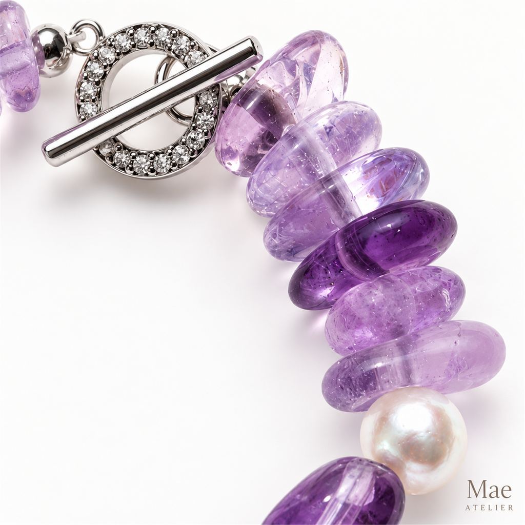 Natural Amethyst & Freshwater Pearl Bracelet, Ombré Purple, CZ Toggle Clasp — pearl detail